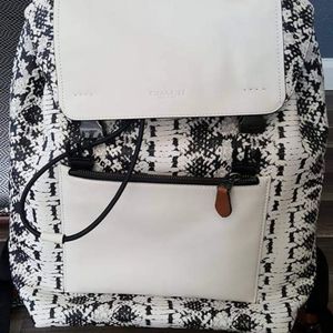 COPY - Backup leather black amd white